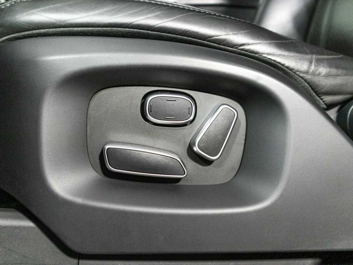 Land Rover Range Rover с пробегом — 2015 год. Фото: #16