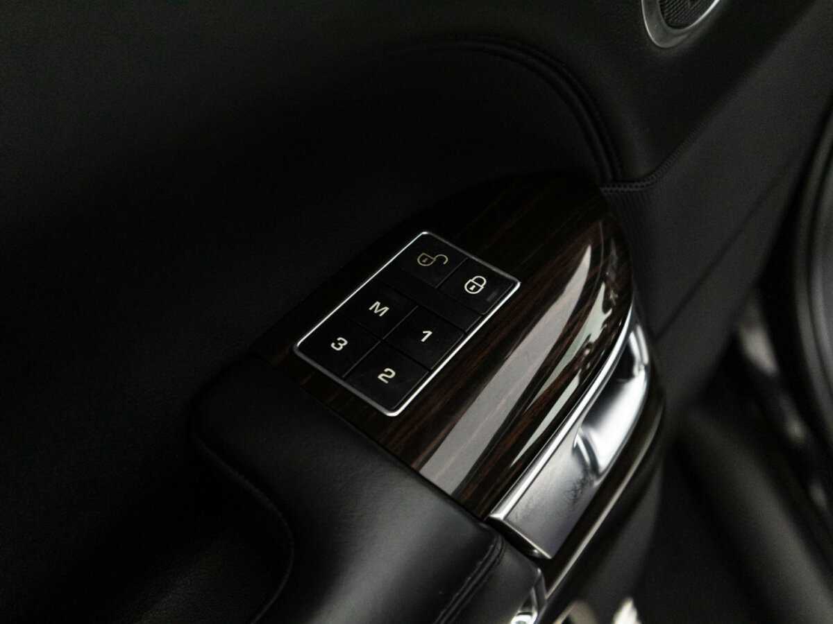 Land Rover Range Rover с пробегом — 2015 год. Фото: #17