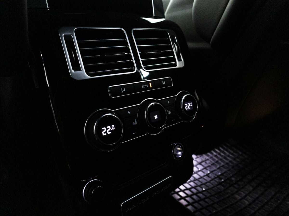 Land Rover Range Rover с пробегом — 2015 год. Фото: #24