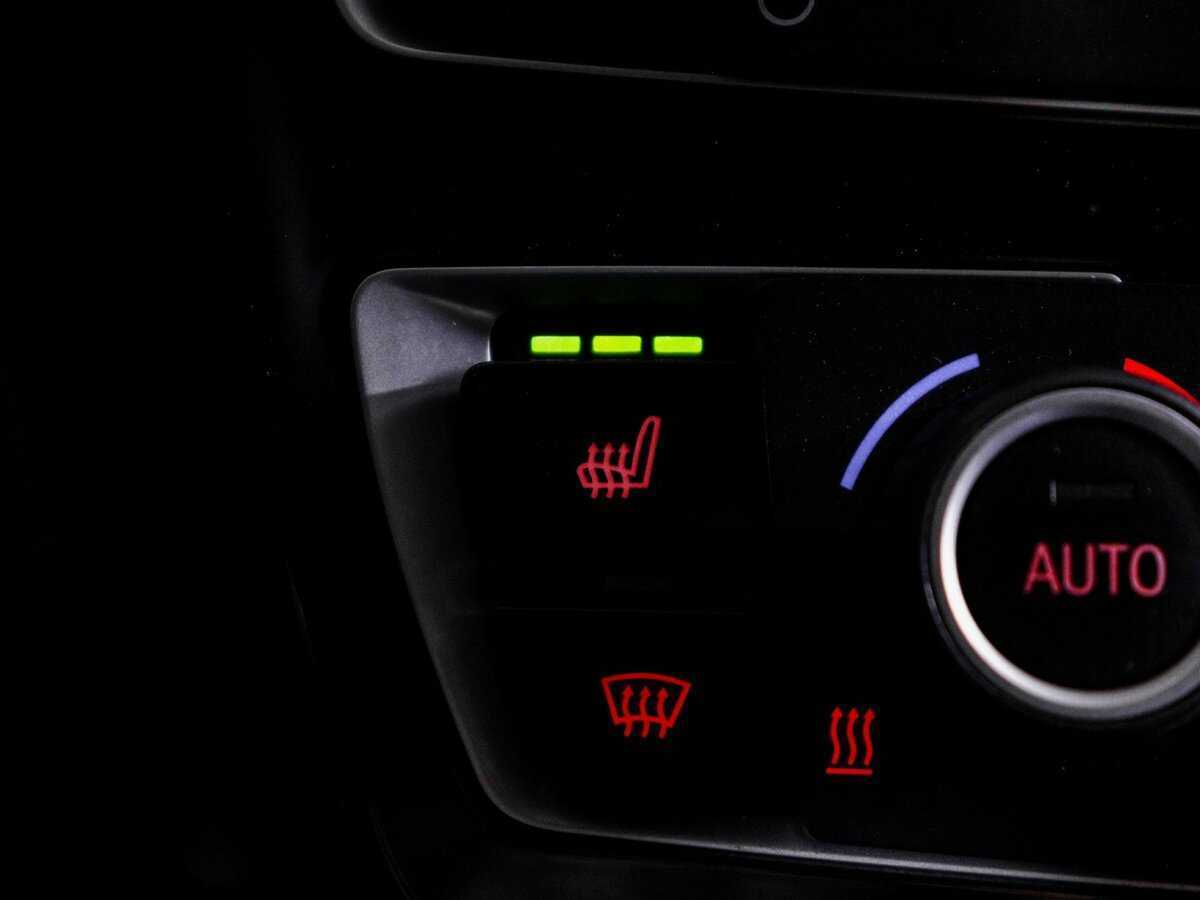 BMW 3 серии с пробегом — 2015 год. Фото: #17