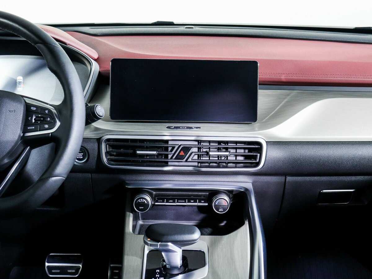 Geely Coolray с пробегом — 2023 год. Фото: #12