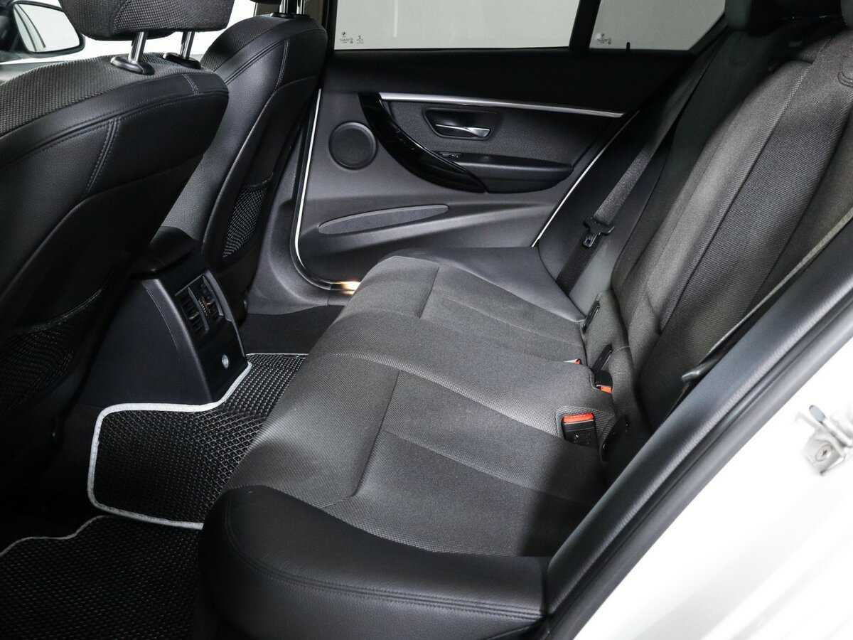 BMW 3 серии с пробегом — 2016 год. Фото: #9