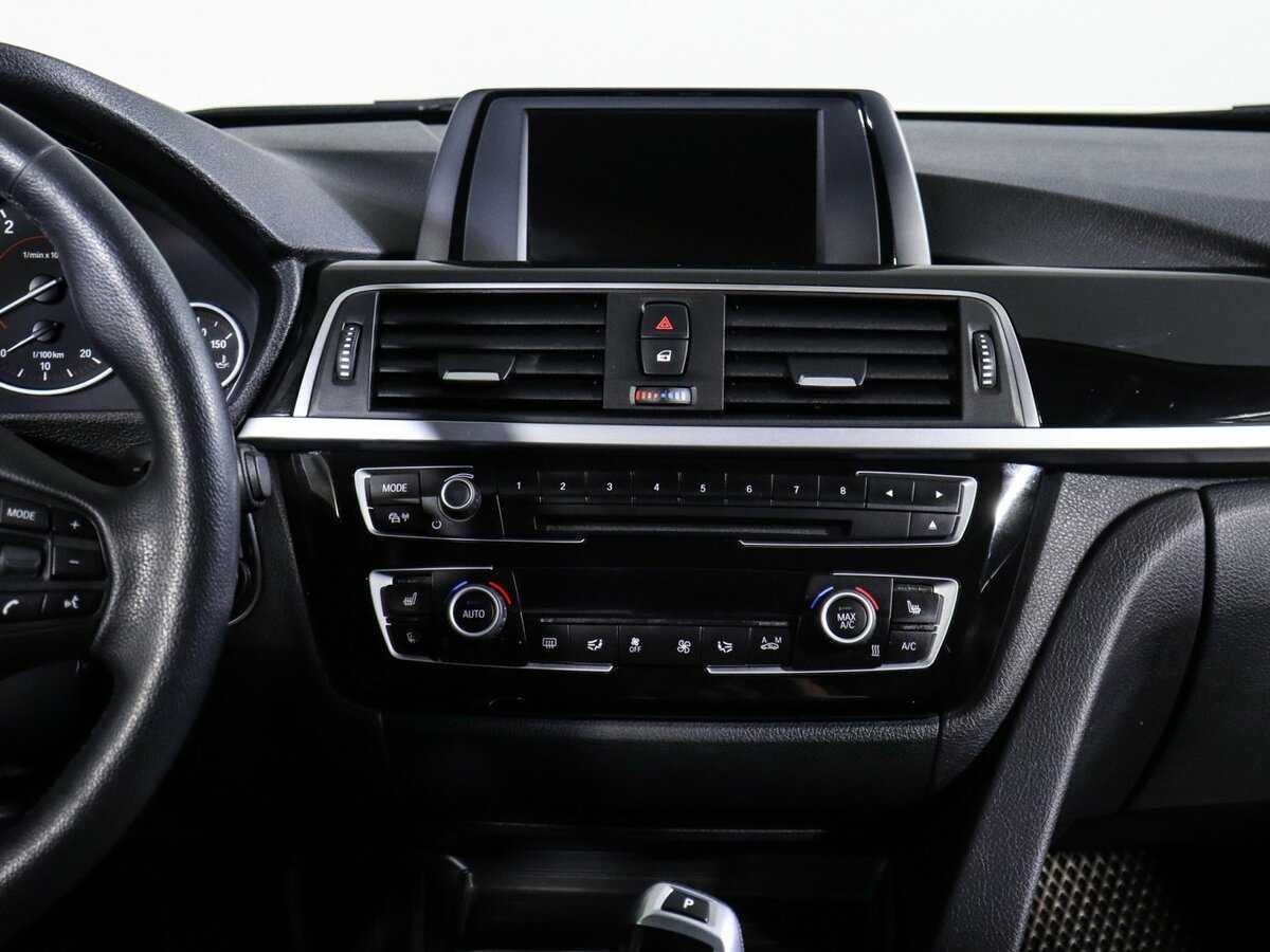 BMW 3 серии с пробегом — 2016 год. Фото: #12