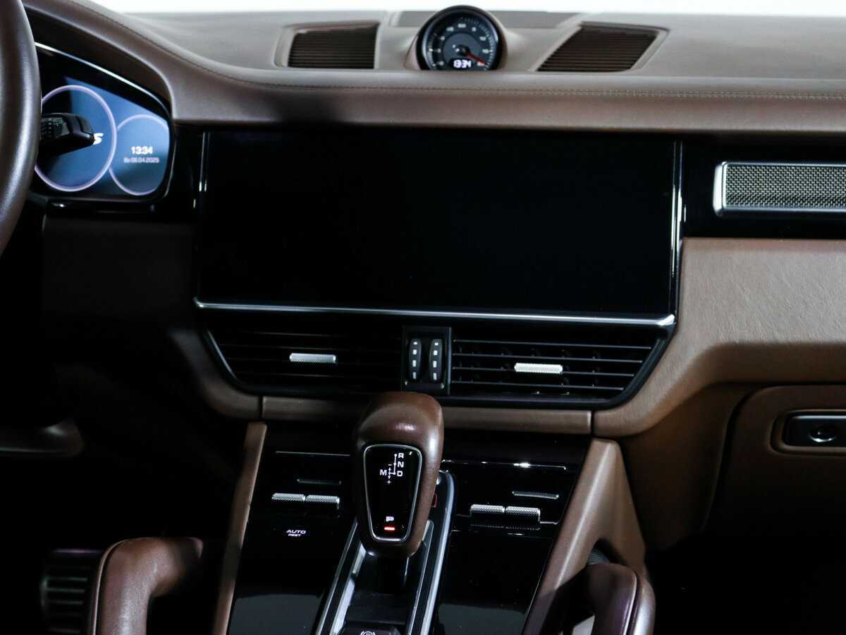 Porsche Cayenne с пробегом — 2018 год. Фото: #9