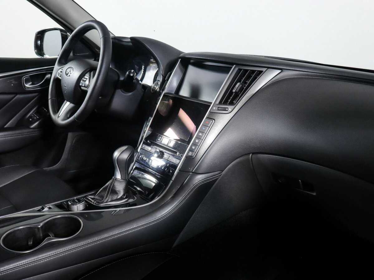 Infiniti Q50 с пробегом — 2015 год. Фото: #5