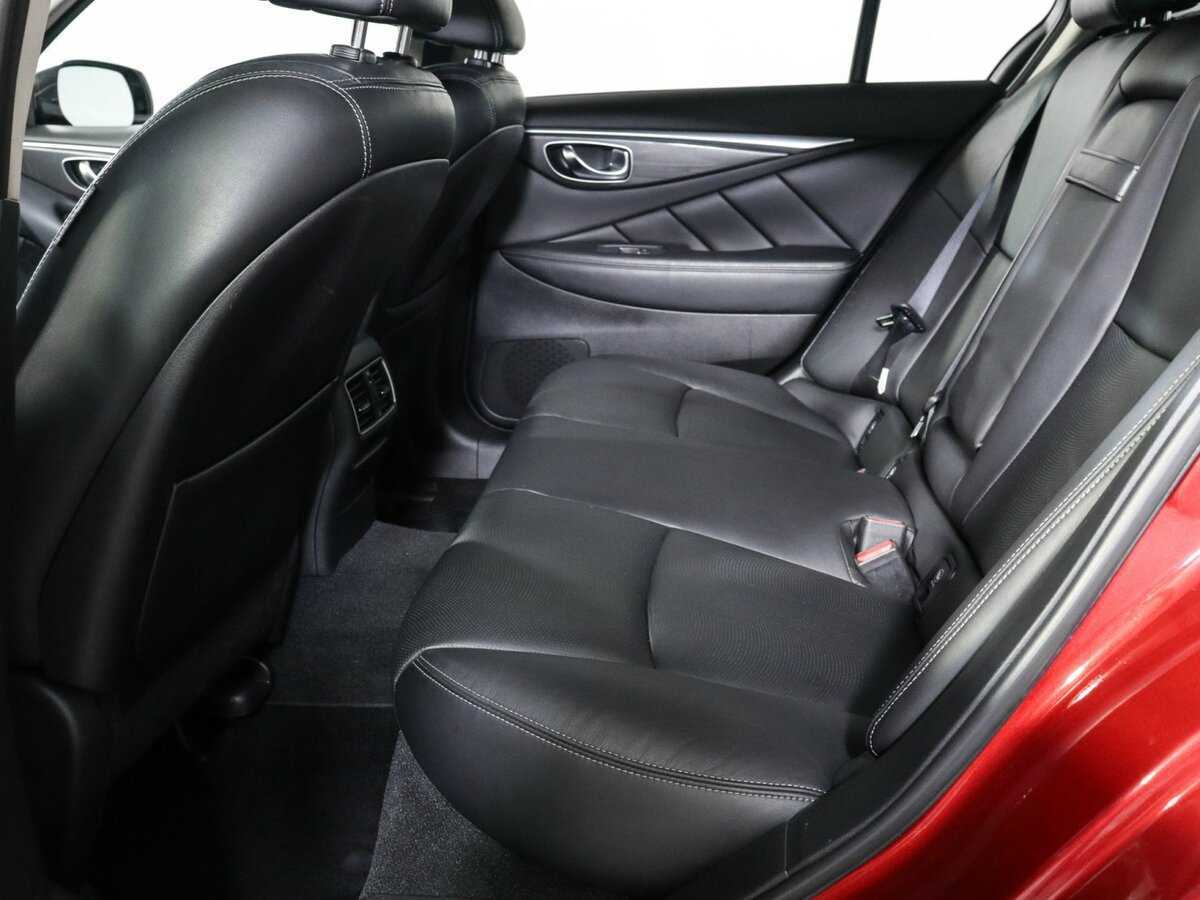 Infiniti Q50 с пробегом — 2015 год. Фото: #6