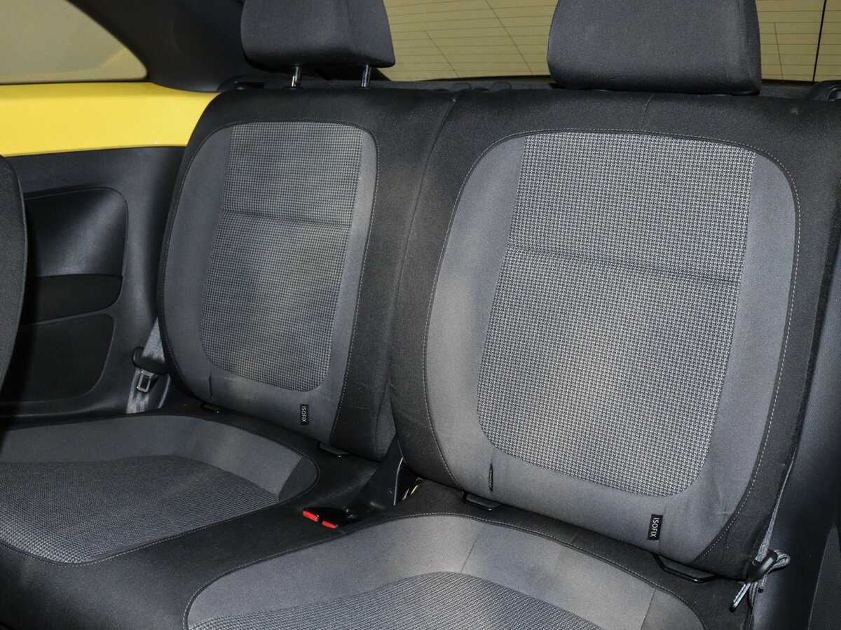 Volkswagen Beetle с пробегом — 2014 год. Фото: #9