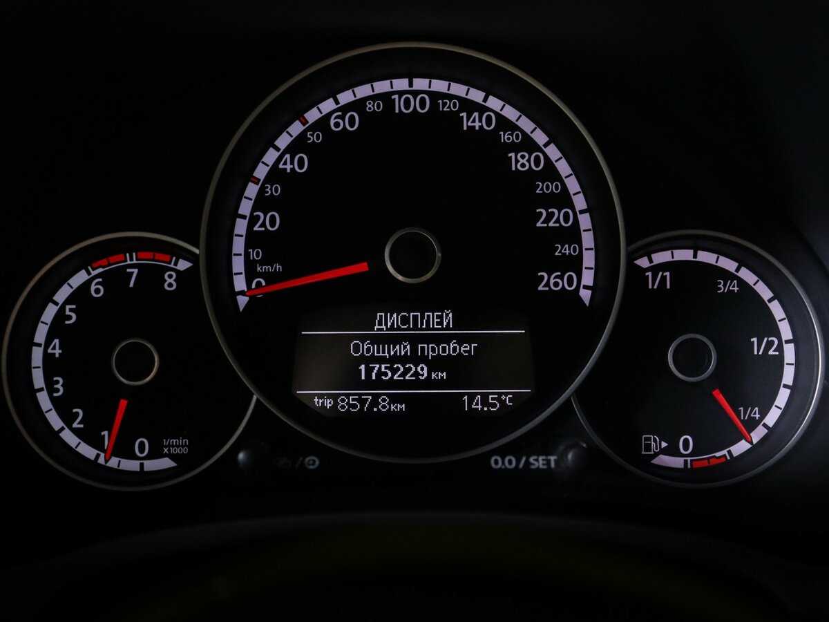 Volkswagen Beetle с пробегом — 2014 год. Фото: #10