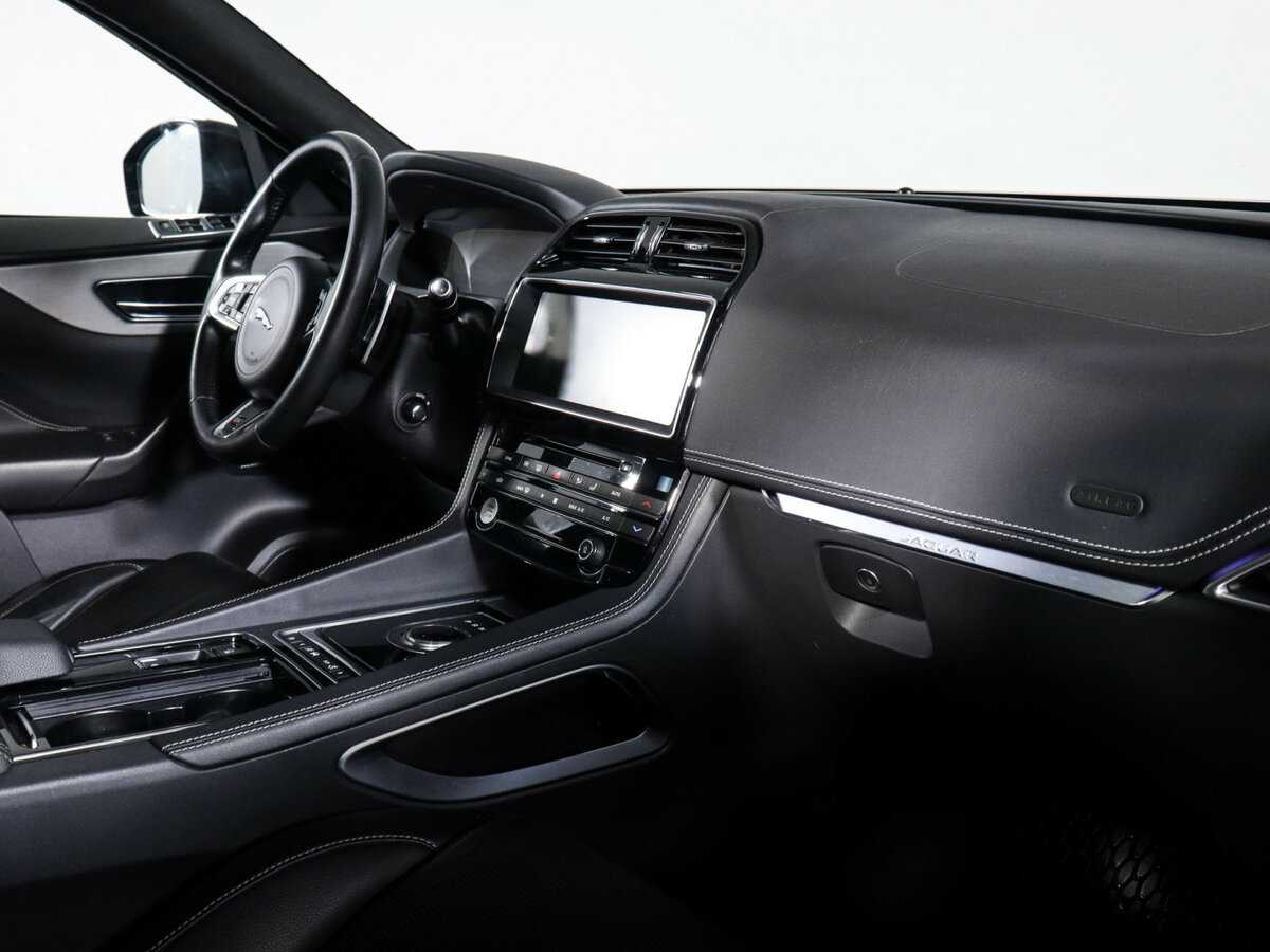 Jaguar F-Pace с пробегом — 2016 год. Фото: #8