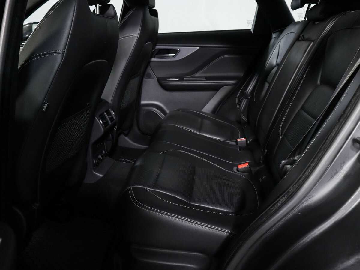 Jaguar F-Pace с пробегом — 2016 год. Фото: #9