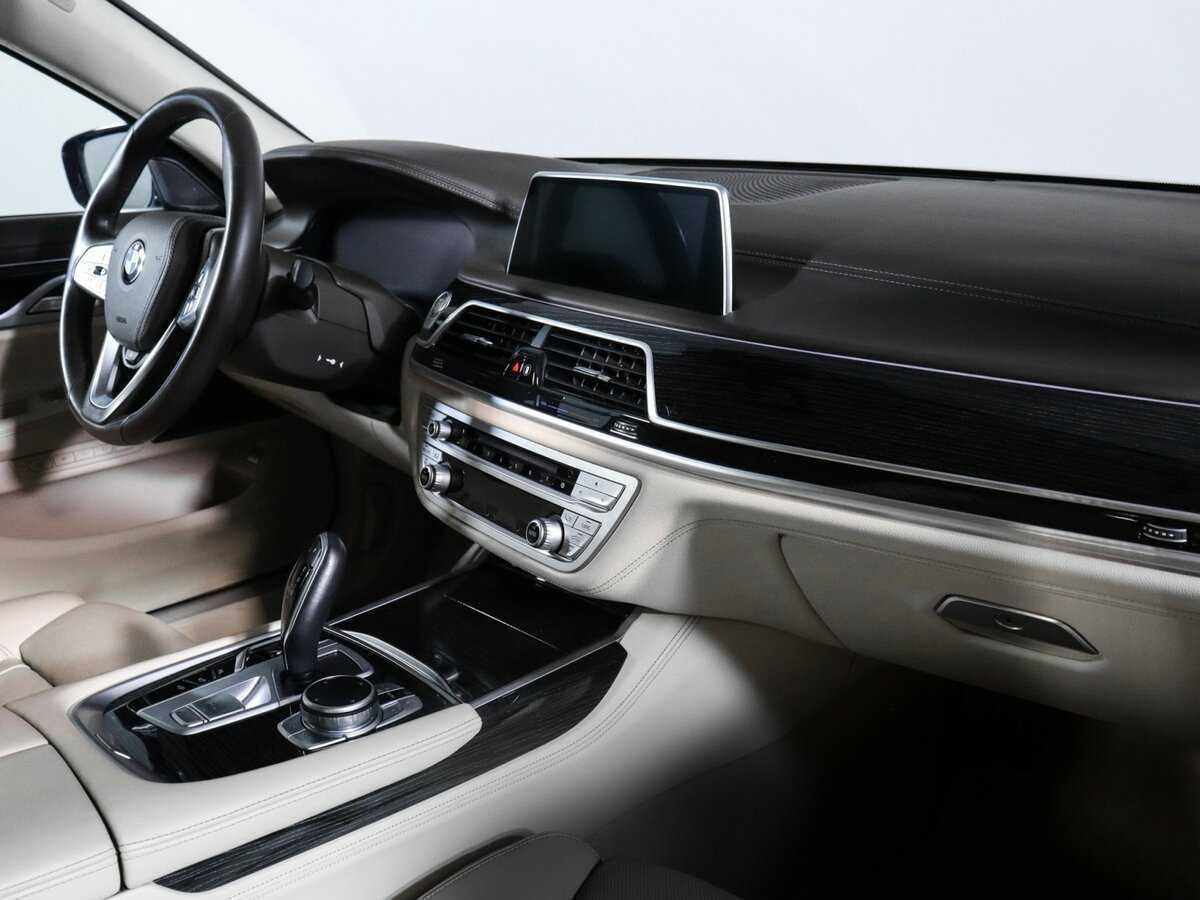 BMW 7 серии с пробегом — 2021 год. Фото: #8