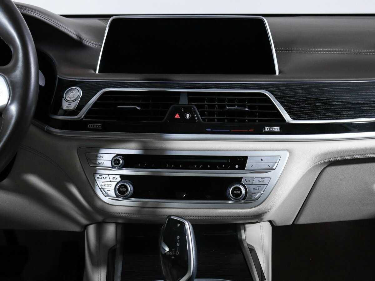 BMW 7 серии с пробегом — 2021 год. Фото: #12