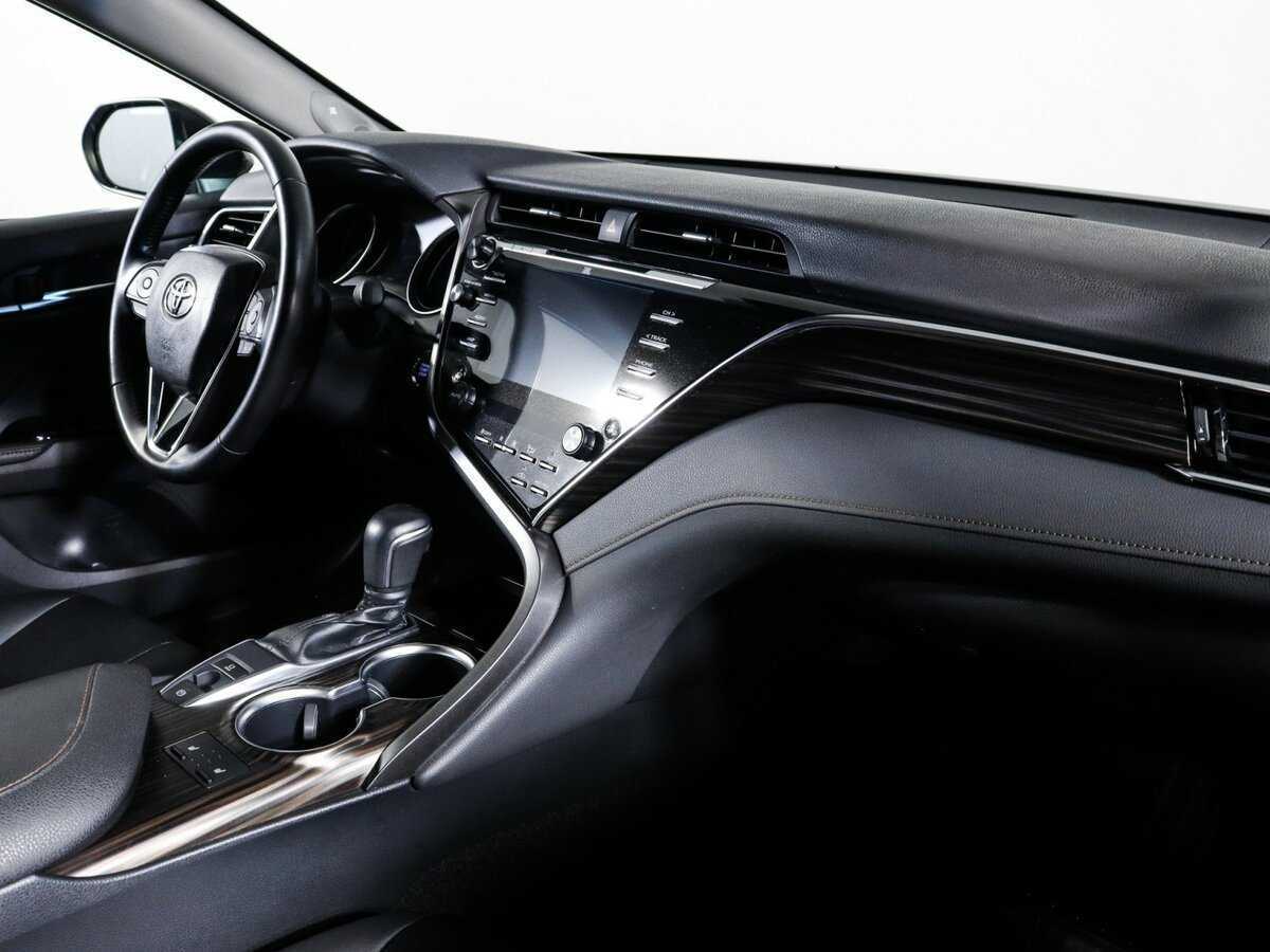 Toyota Camry с пробегом — 2018 год. Фото: #5