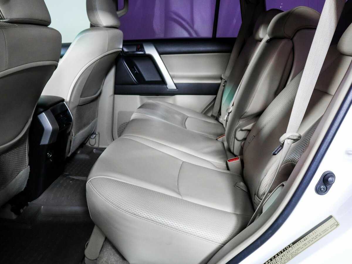 Toyota Land Cruiser Prado с пробегом — 2010 год. Фото: #6