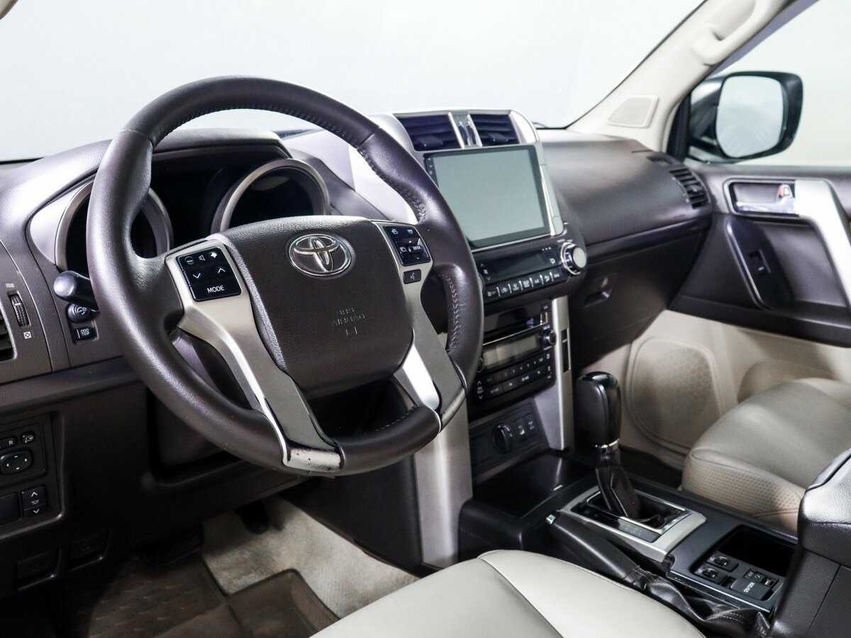 Toyota Land Cruiser Prado с пробегом — 2010 год. Фото: #10