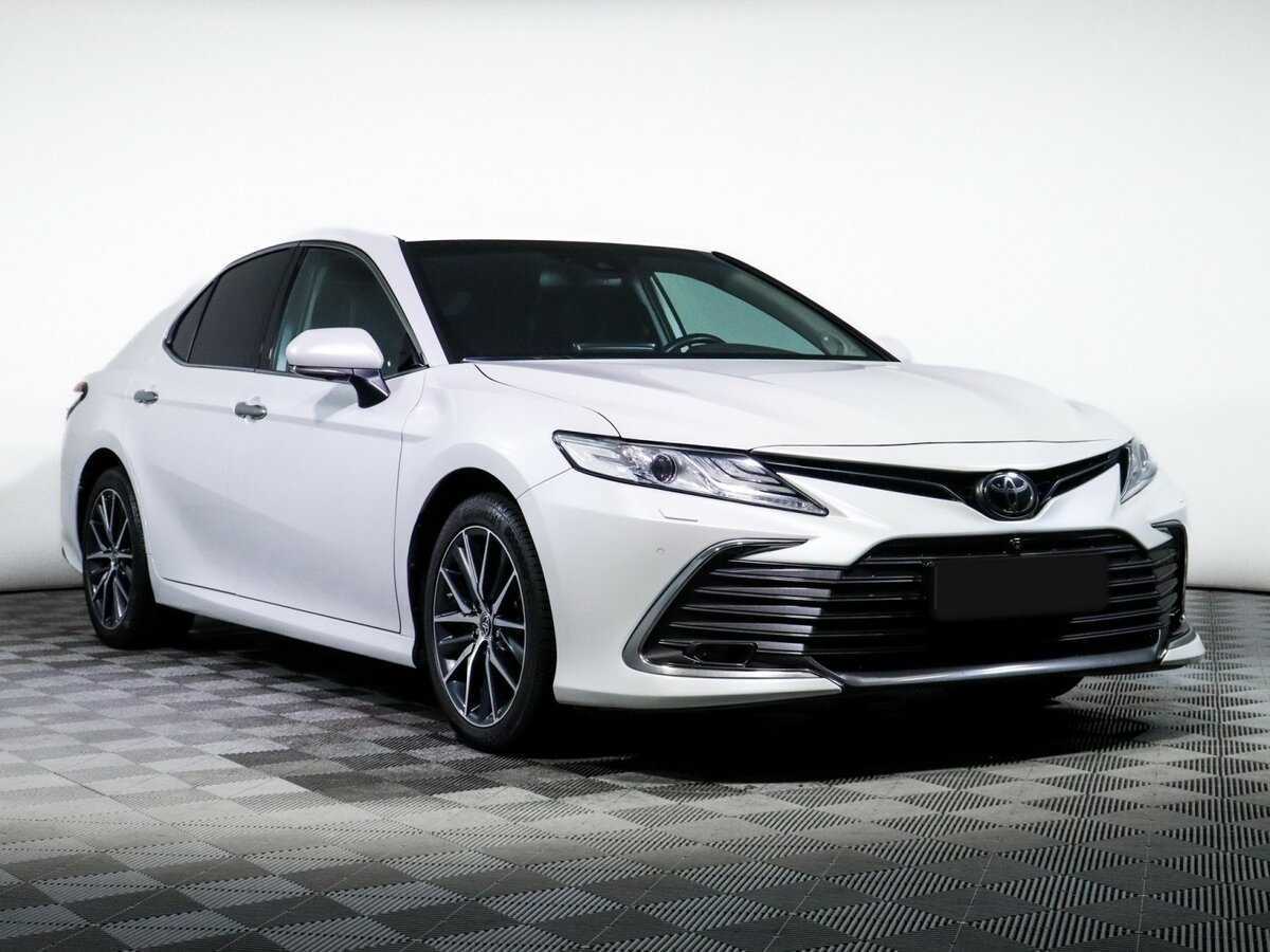 Toyota Camry с пробегом — 2022 год. Фото: #2