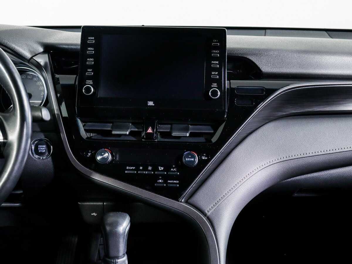 Toyota Camry с пробегом — 2022 год. Фото: #9