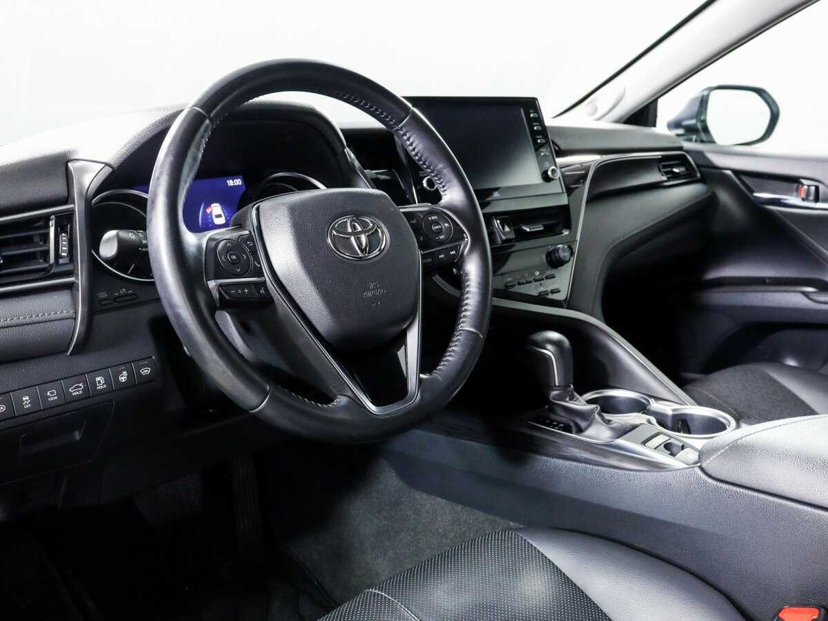Toyota Camry с пробегом — 2022 год. Фото: #10