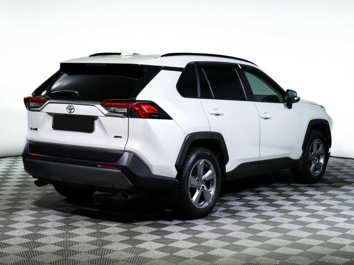 Toyota RAV4 с пробегом — 2020 год. Фото: #4