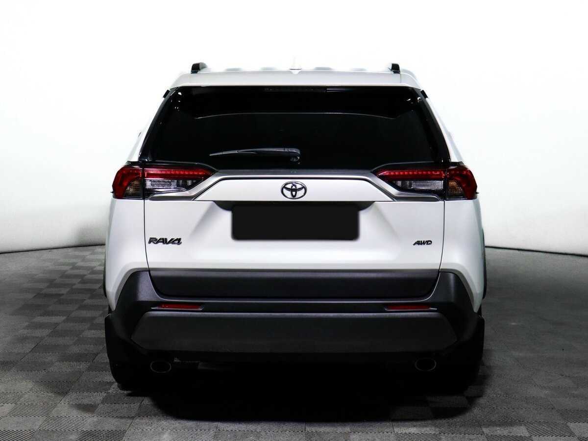 Toyota RAV4 с пробегом — 2020 год. Фото: #5