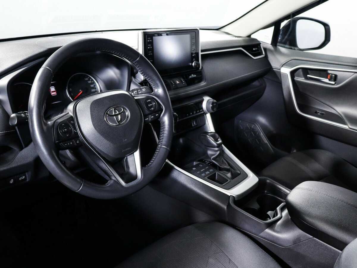 Toyota RAV4 с пробегом — 2020 год. Фото: #13