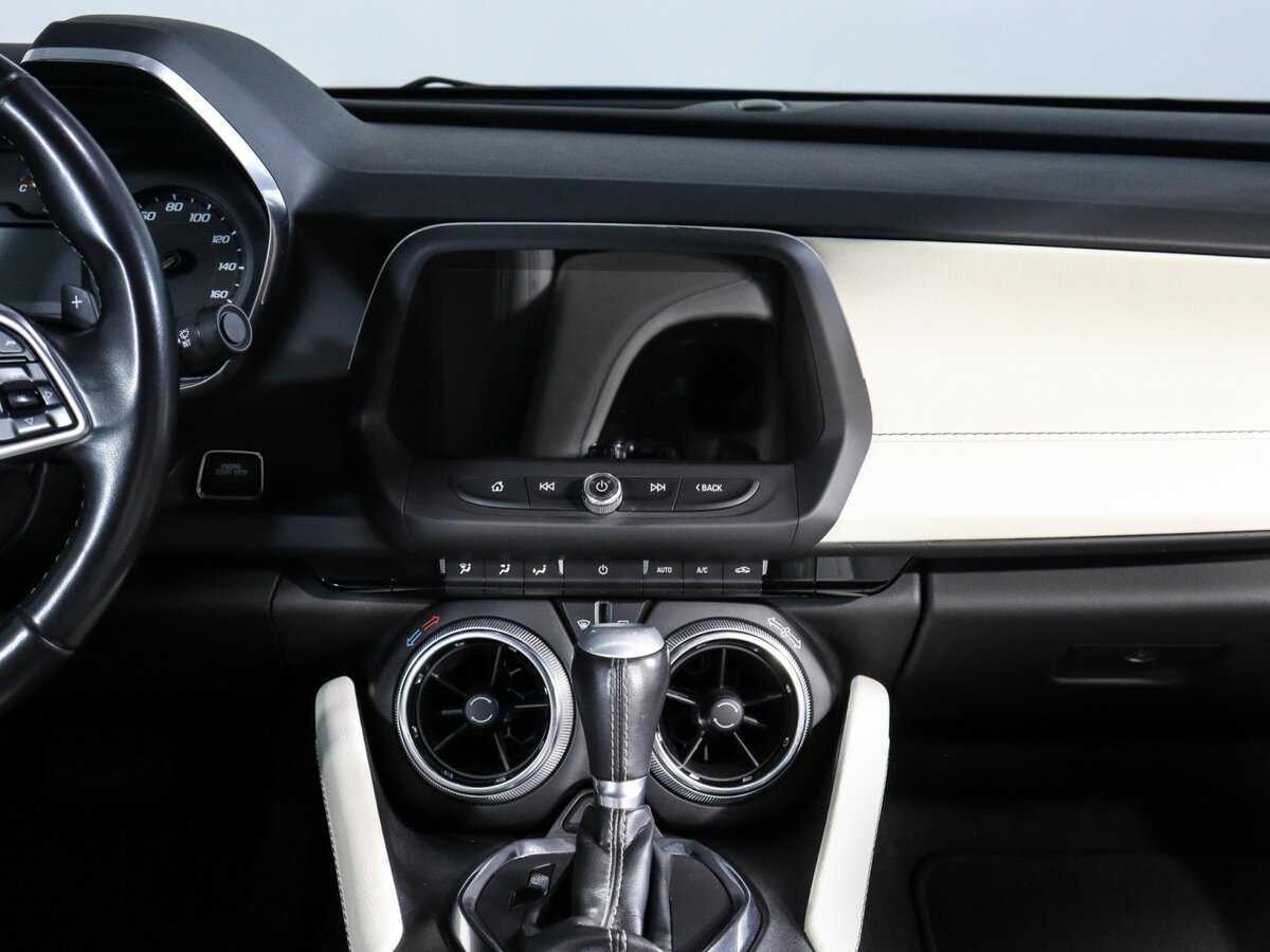 Chevrolet Camaro с пробегом — 2020 год. Фото: #9