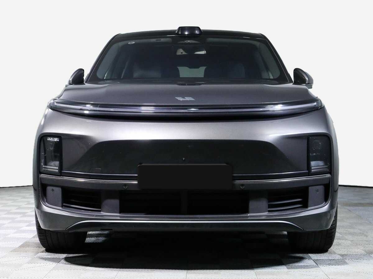 LiXiang L9 с пробегом — 2024 год. Фото: #1