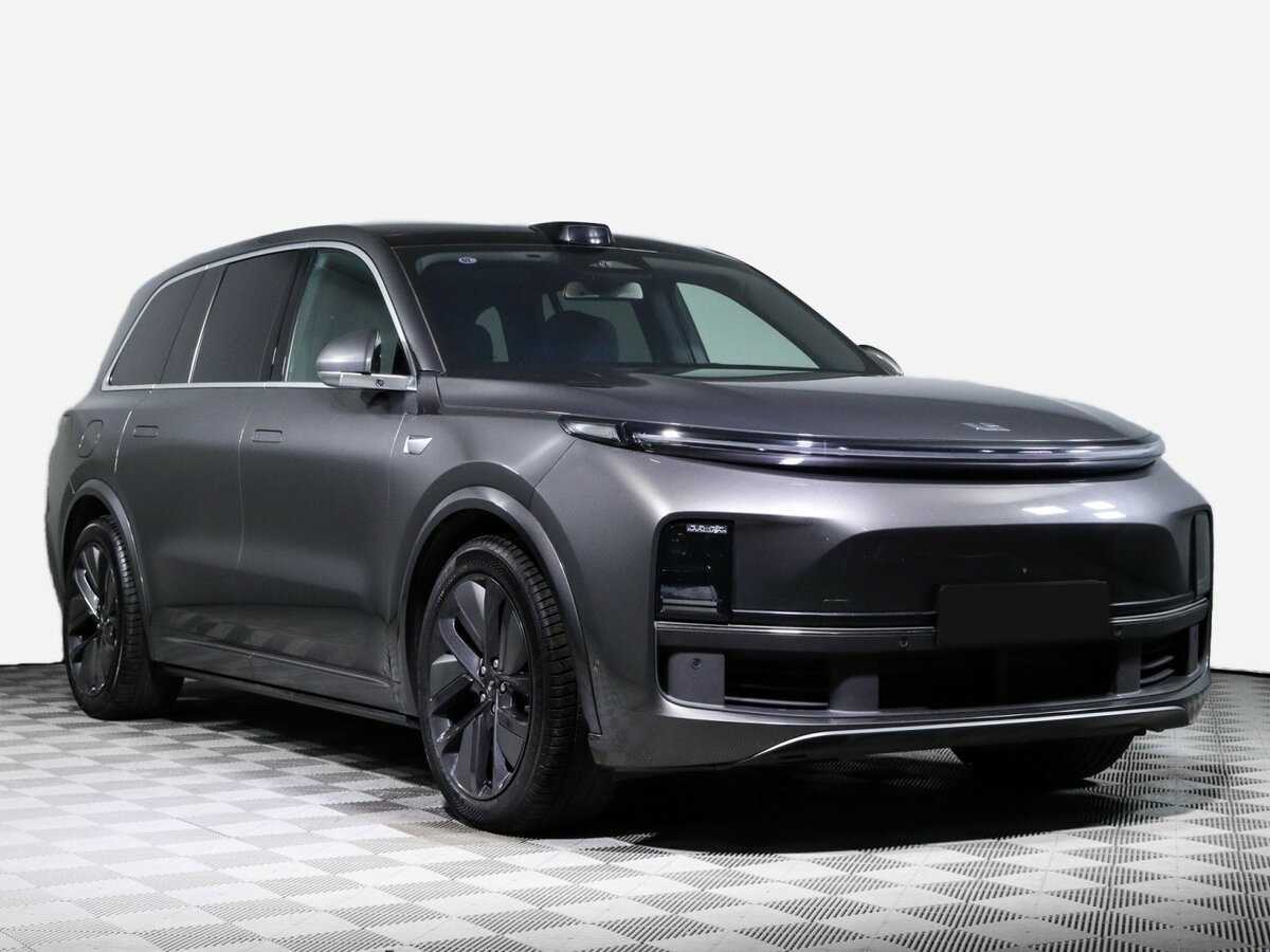 LiXiang L9 с пробегом — 2024 год. Фото: #2