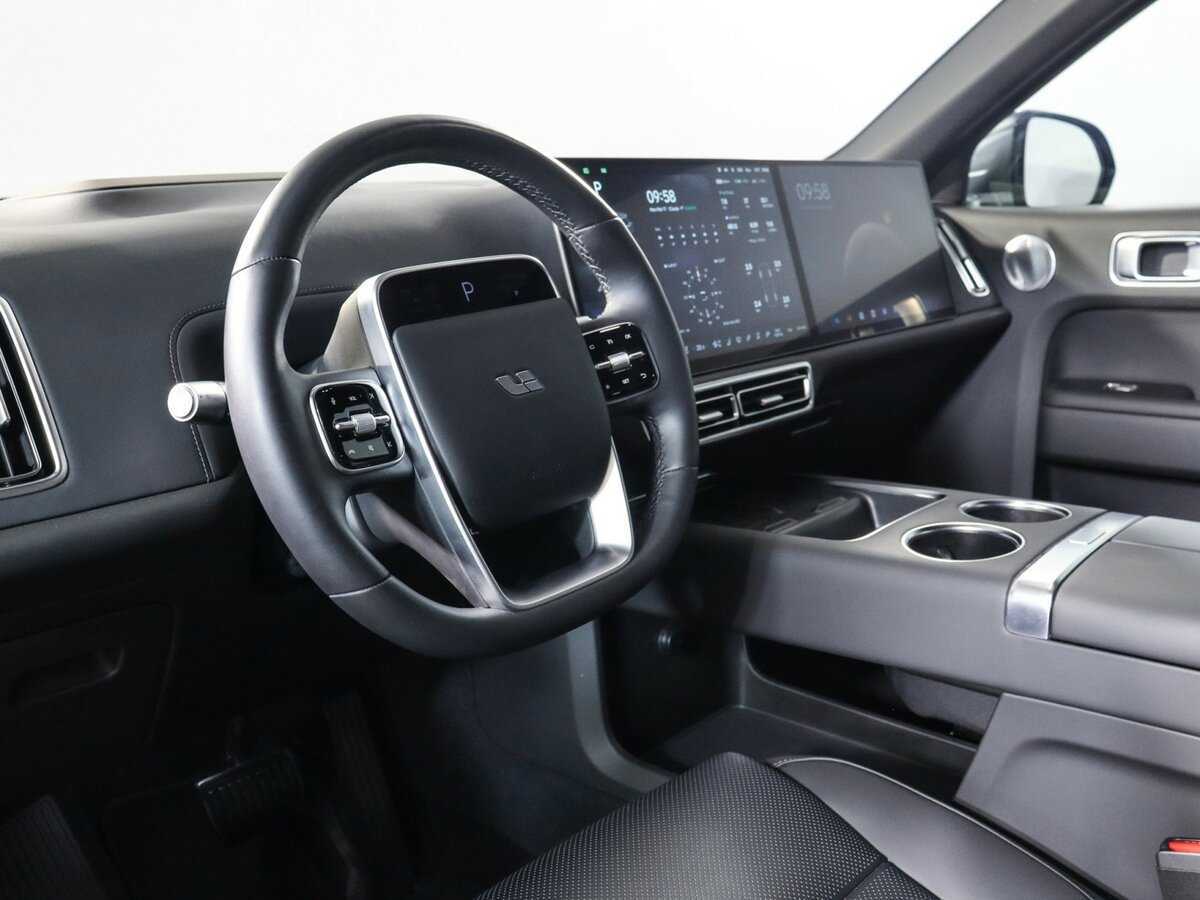 LiXiang L9 с пробегом — 2024 год. Фото: #10