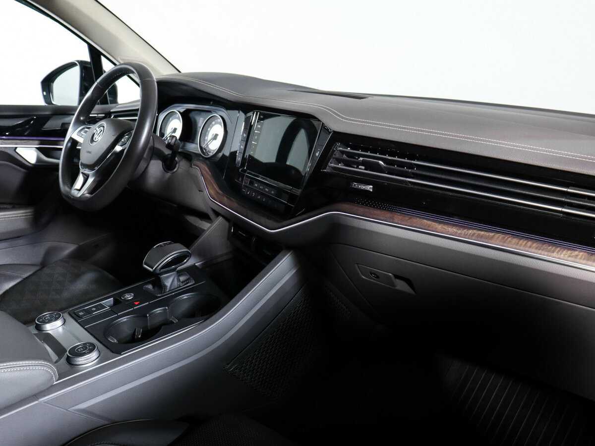 Volkswagen Touareg с пробегом — 2020 год. Фото: #5