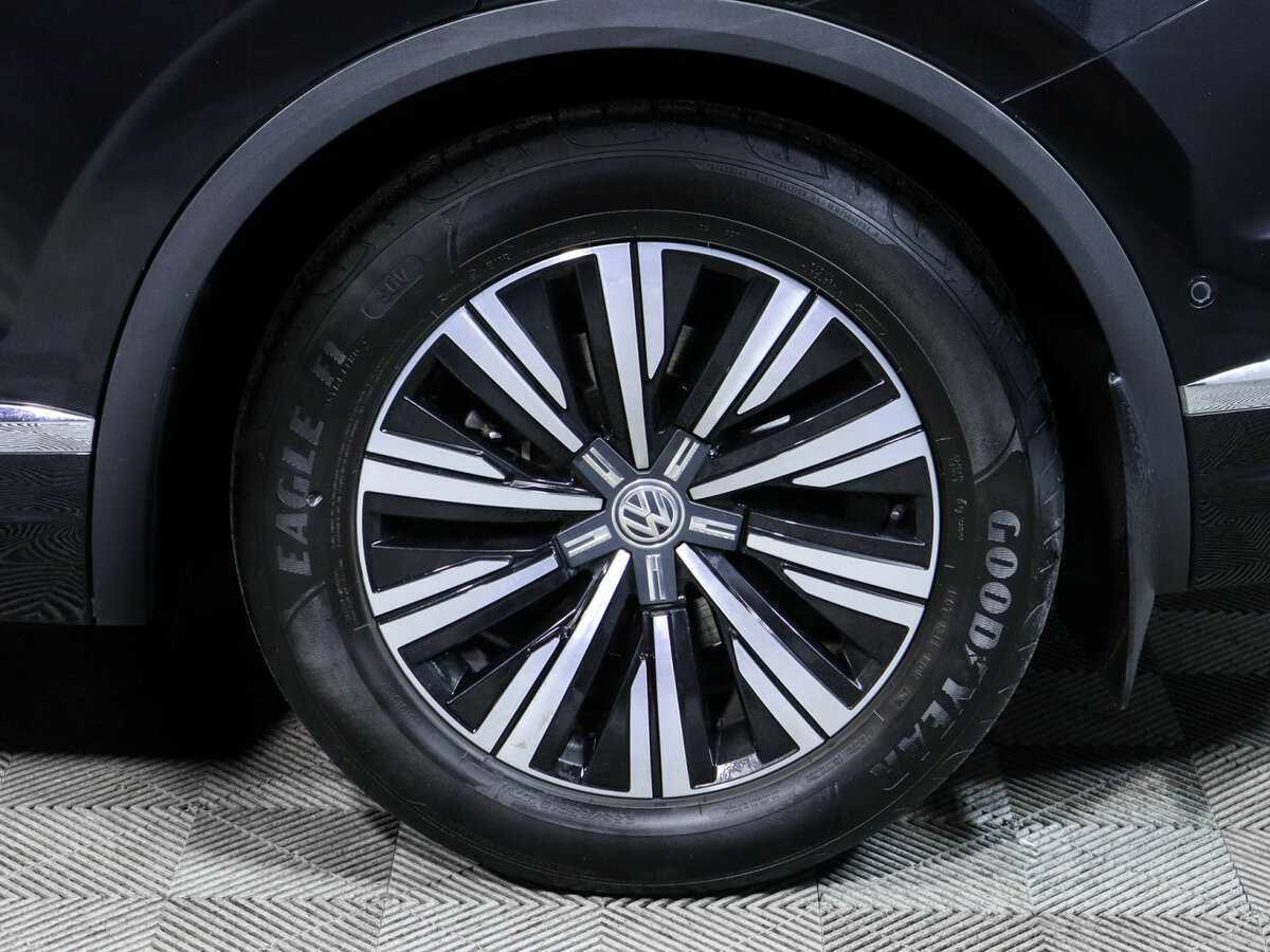 Volkswagen Touareg с пробегом — 2020 год. Фото: #11