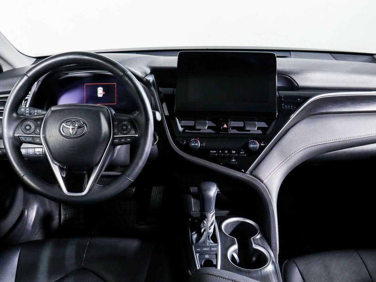 Toyota Camry с пробегом — 2023 год. Фото: #11