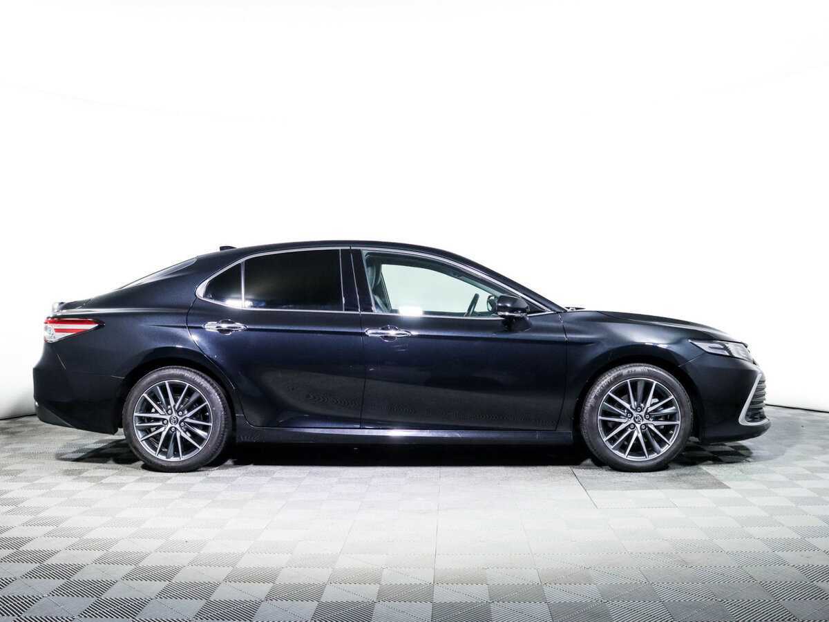 Toyota Camry с пробегом — 2023 год. Фото: #3