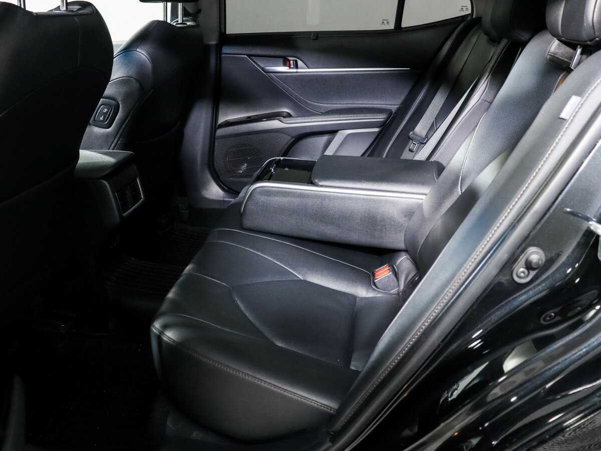 Toyota Camry с пробегом — 2023 год. Фото: #9