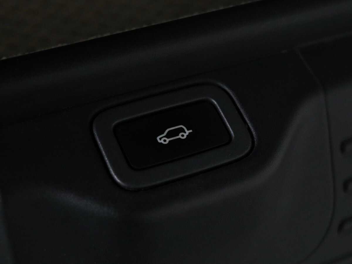 Land Rover Range Rover с пробегом — 2013 год. Фото: #18