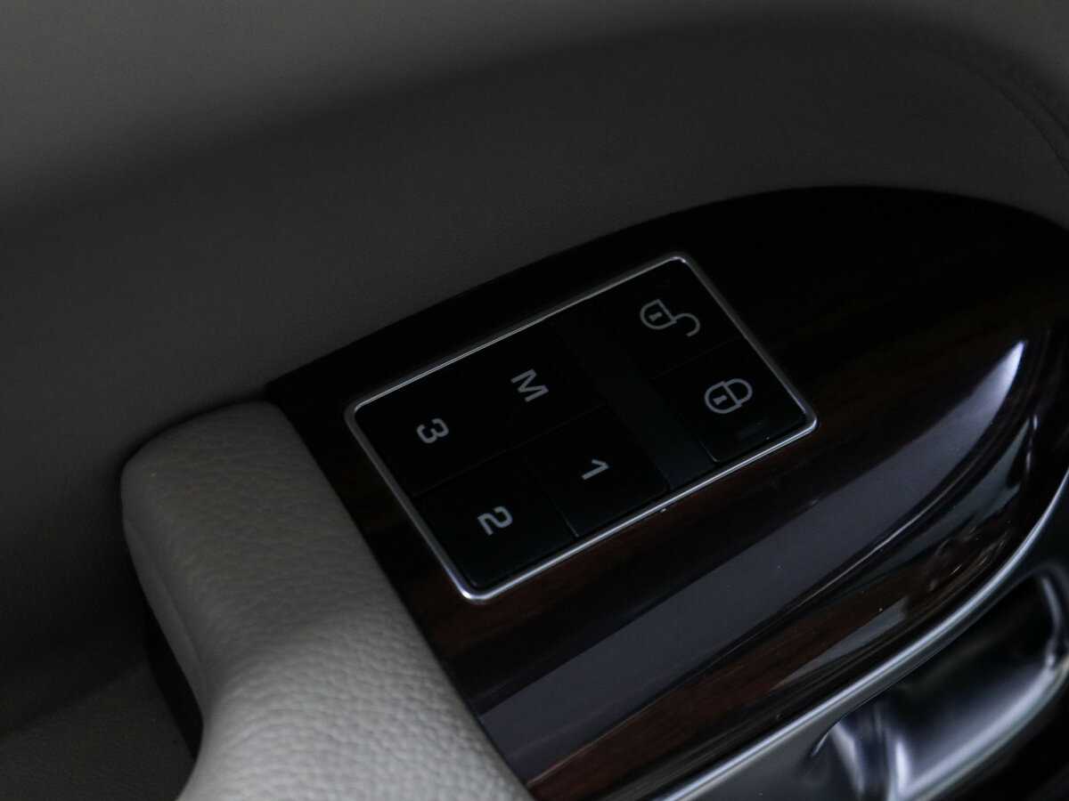 Land Rover Range Rover с пробегом — 2013 год. Фото: #19