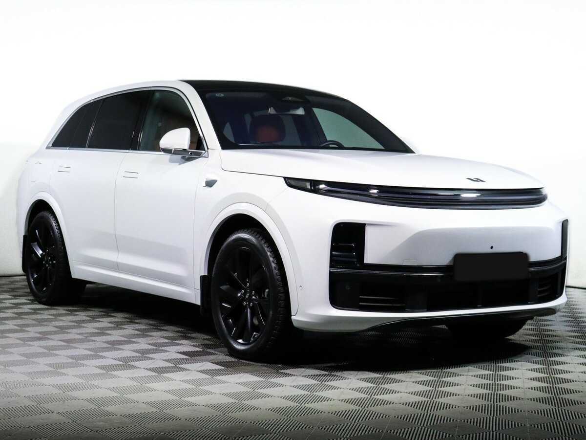 LiXiang L7 с пробегом — 2024 год. Фото: #2