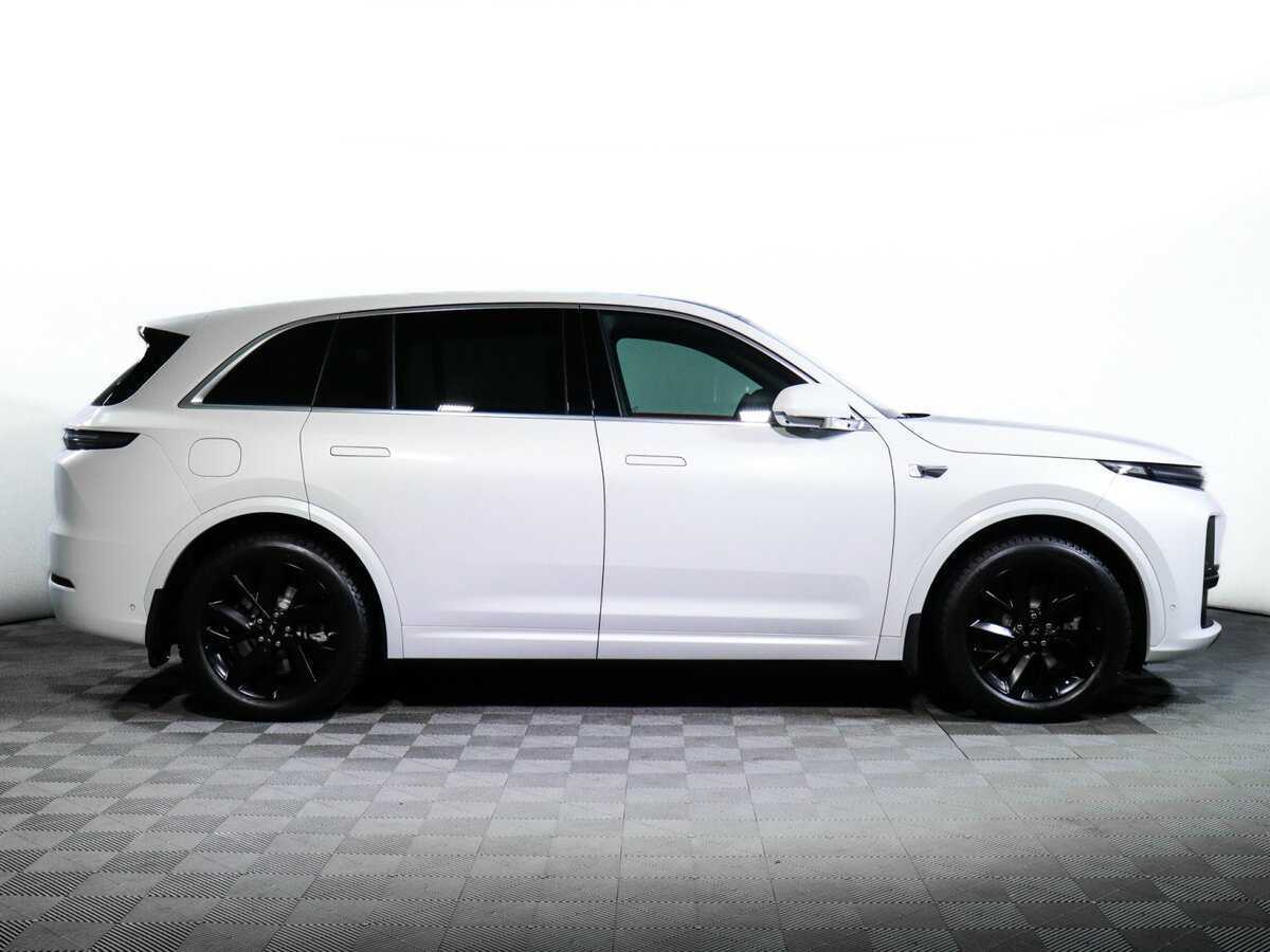 LiXiang L7 с пробегом — 2024 год. Фото: #3