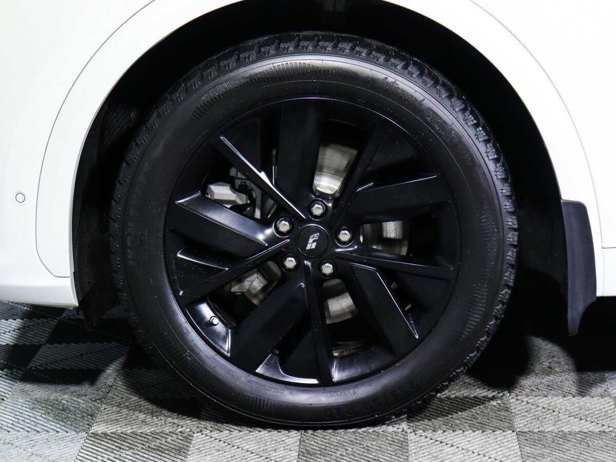 LiXiang L7 с пробегом — 2024 год. Фото: #11