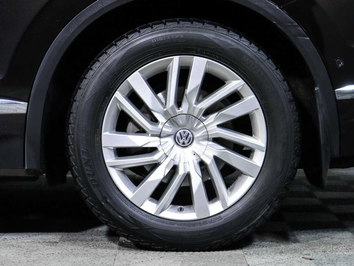 Volkswagen Touareg с пробегом — 2018 год. Фото: #13