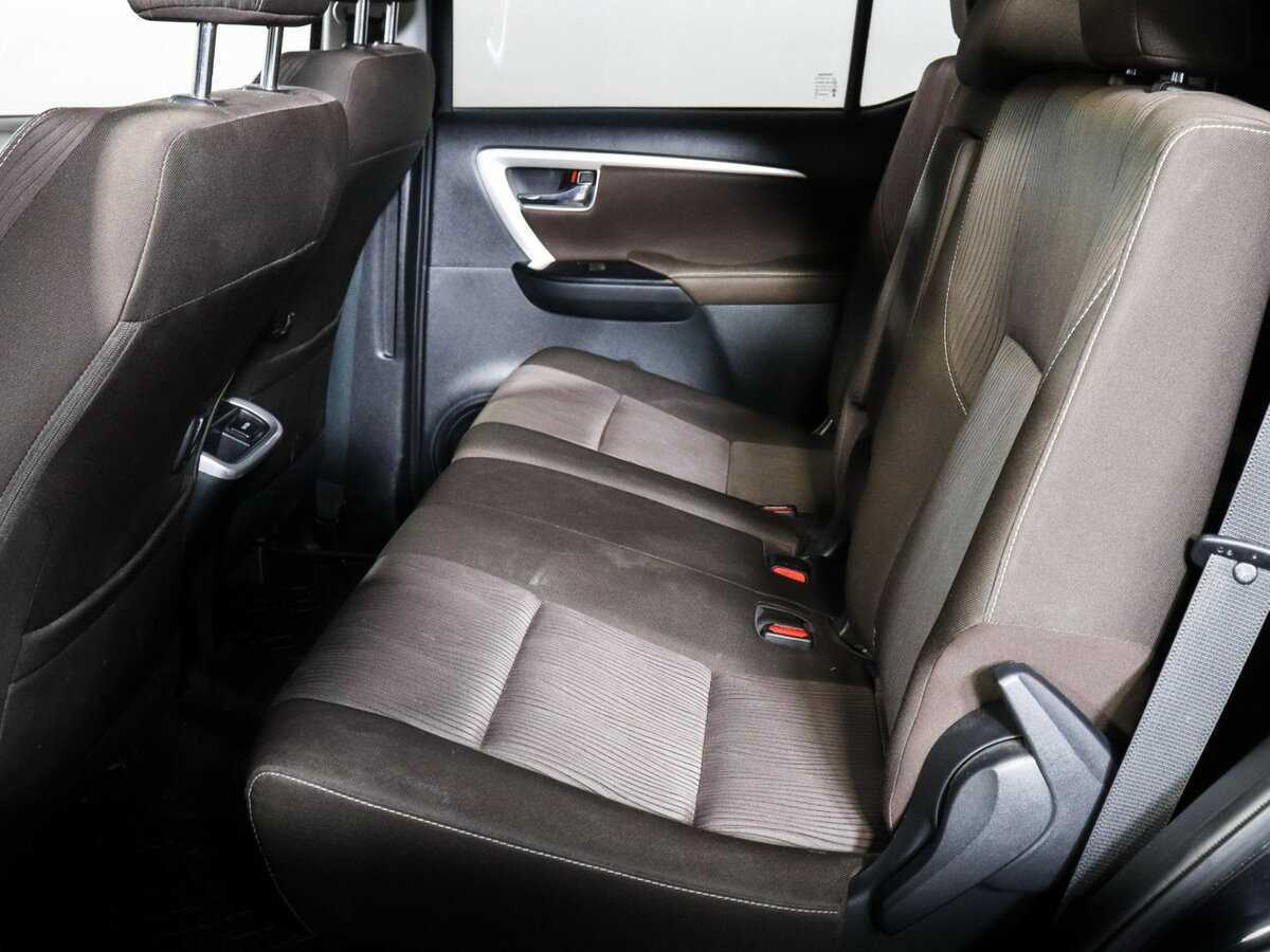 Toyota Fortuner с пробегом — 2019 год. Фото: #6