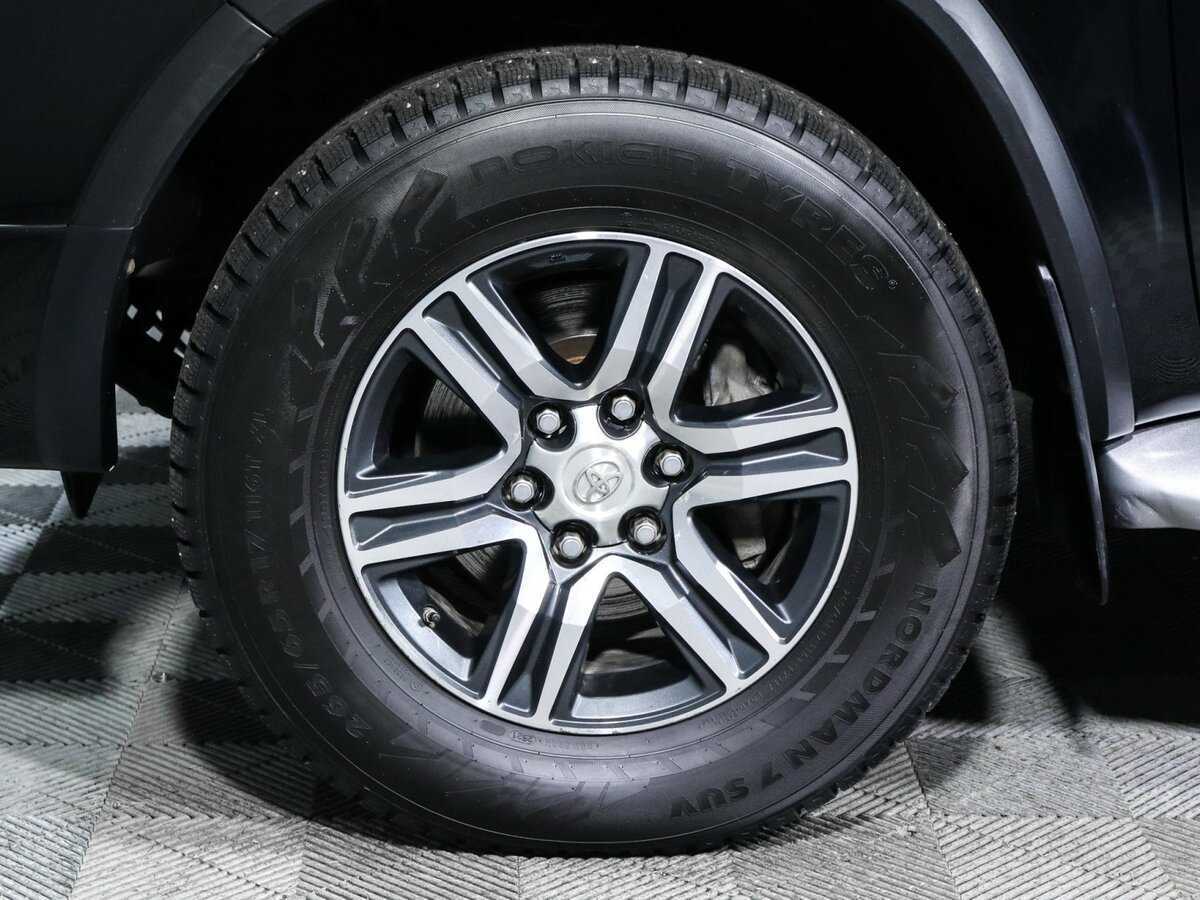 Toyota Fortuner с пробегом — 2019 год. Фото: #11