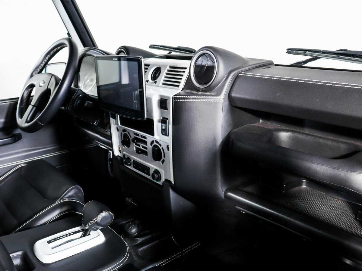 Land Rover Defender с пробегом — 2013 год. Фото: #8