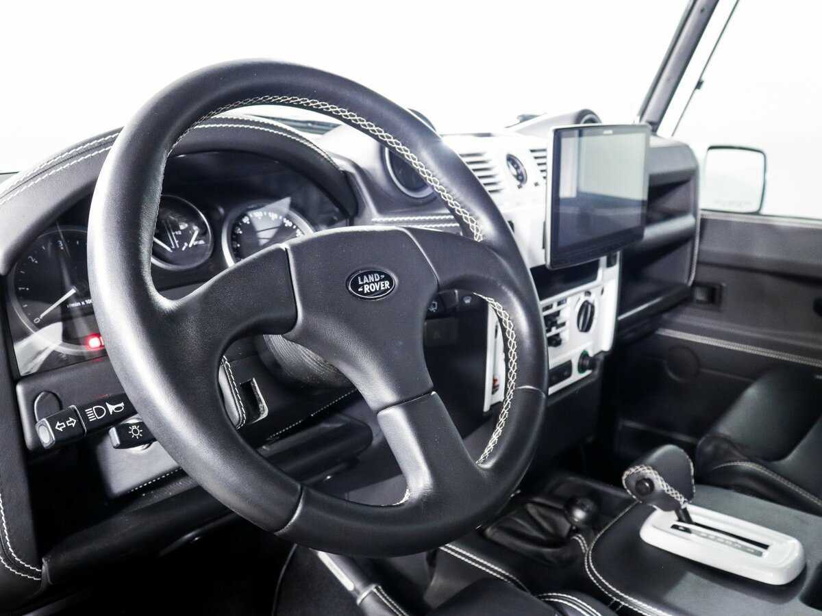 Land Rover Defender с пробегом — 2013 год. Фото: #13