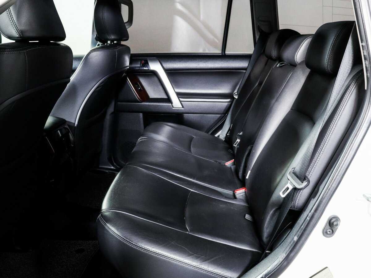 Toyota Land Cruiser Prado с пробегом — 2013 год. Фото: #9