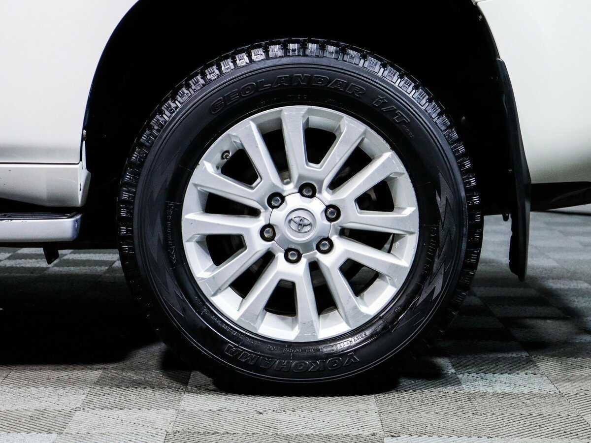 Toyota Land Cruiser Prado с пробегом — 2013 год. Фото: #14