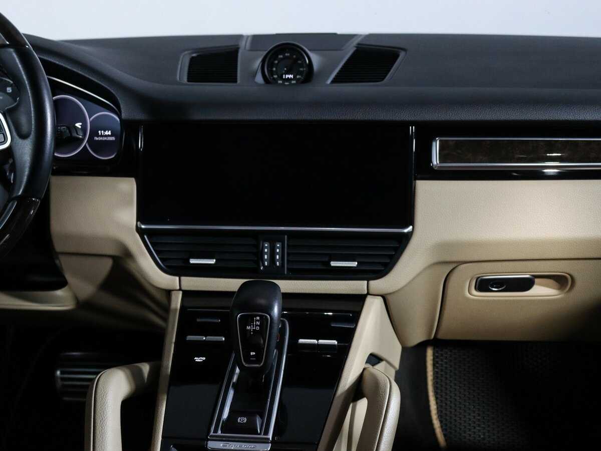 Porsche Cayenne с пробегом — 2018 год. Фото: #9