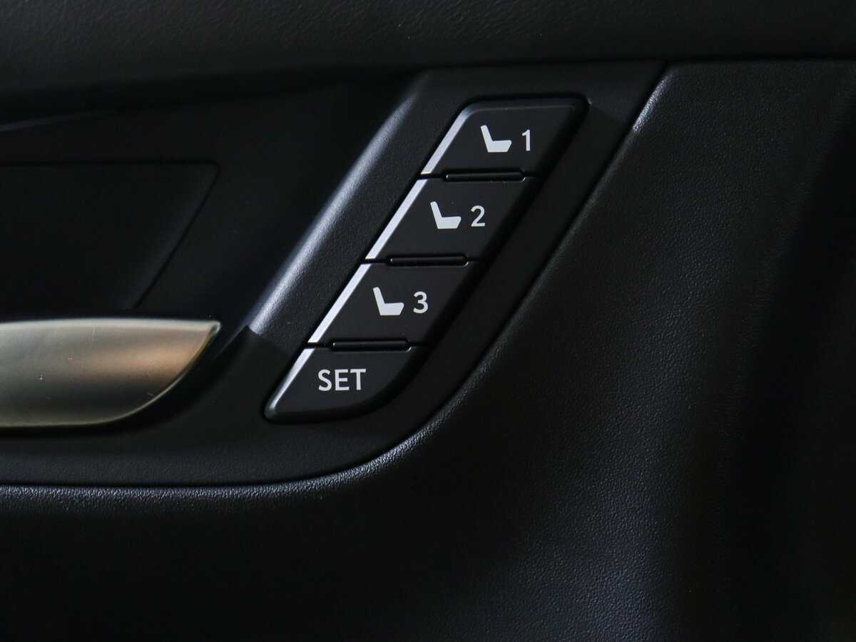 Lexus LX с пробегом — 2017 год. Фото: #15