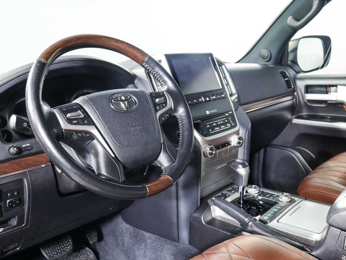 Toyota Land Cruiser с пробегом — 2018 год. Фото: #9