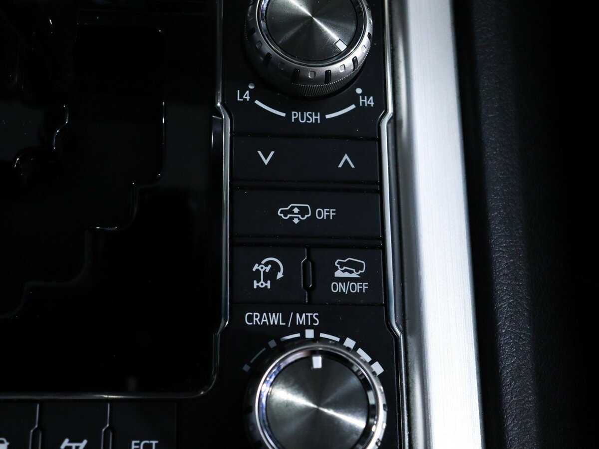 Toyota Land Cruiser с пробегом — 2018 год. Фото: #28